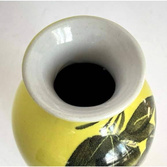 Vintage MCM Berry or Grape Cluster Yellow Mid Century Modern Vase 6" Tall - Picture 6 of 8